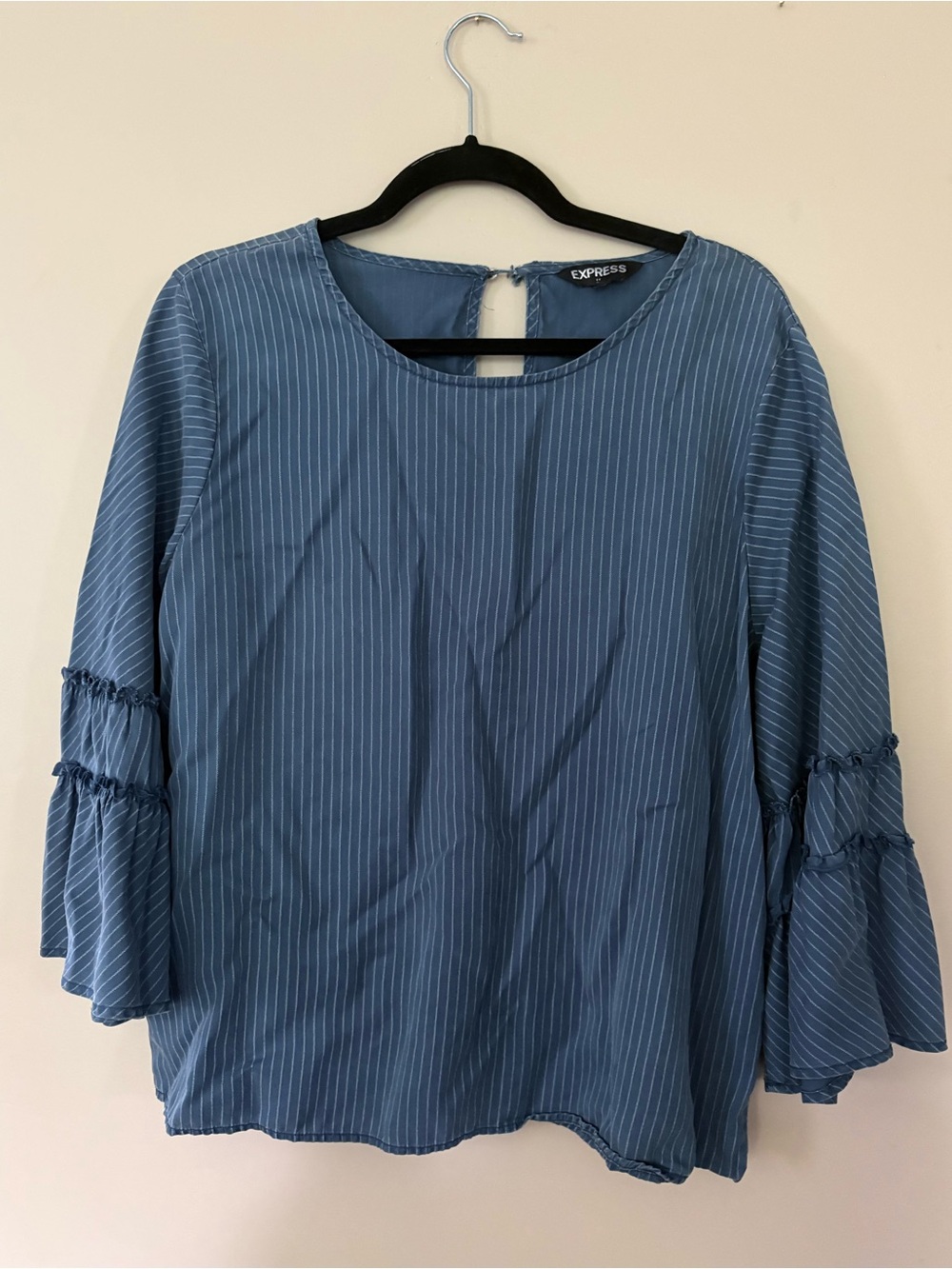 Express Top Navy Blue Pinstripe 3/4 Bell Sleeve Relaxed Fit Blouse Size Large - Picture 1 of 9